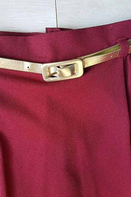 Gonna bordeaux con cintura oro