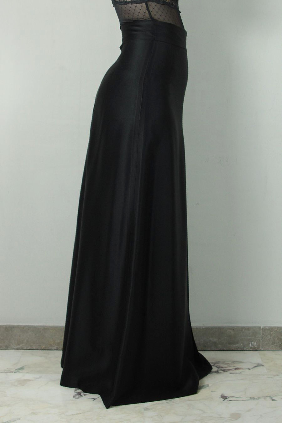 Black long skirt